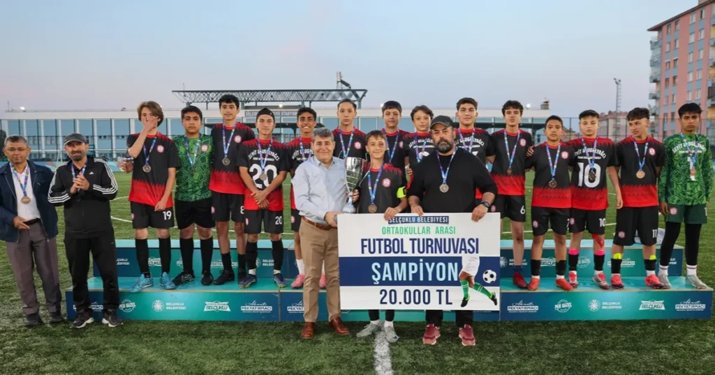 Konya Selçuklu’da ortaokulların futbol heyecanı